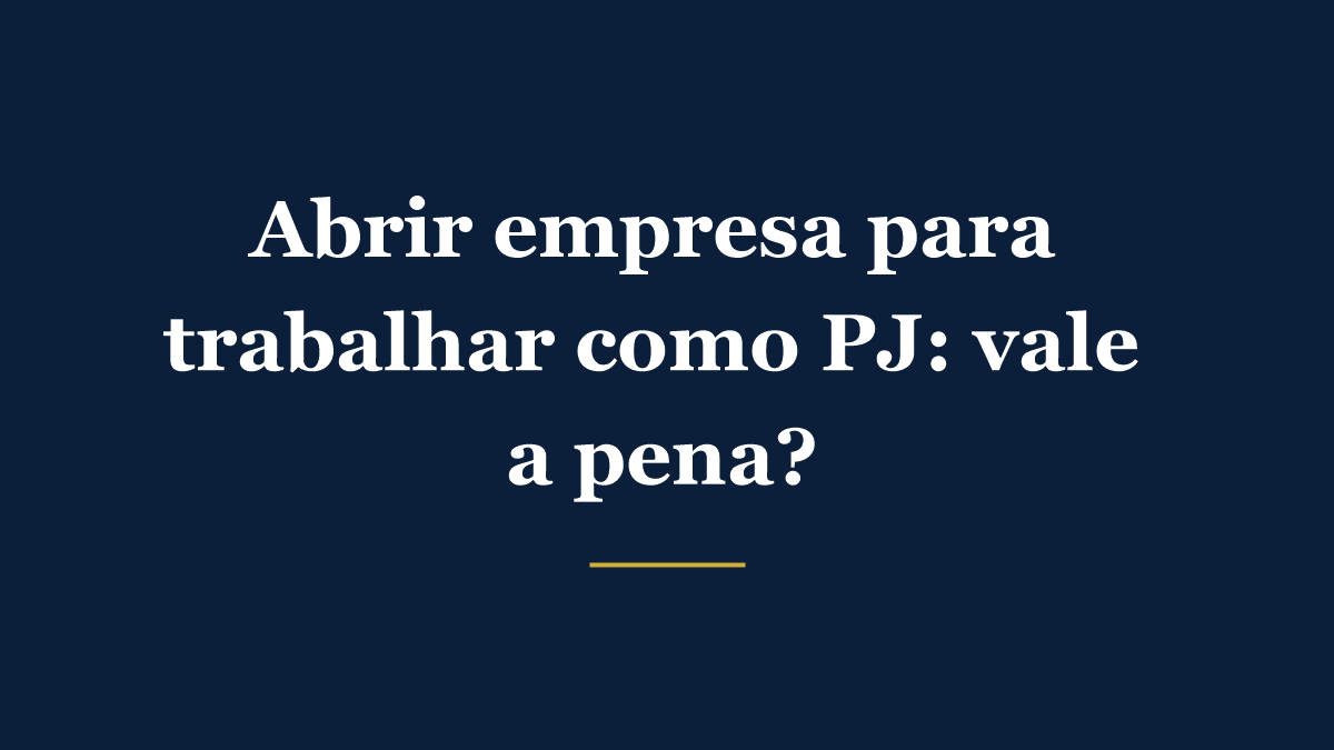 Empresário avaliando planilha com cálculo comparativo entre abrir empresa para trabalhar como PJ e permanecer na CLT.