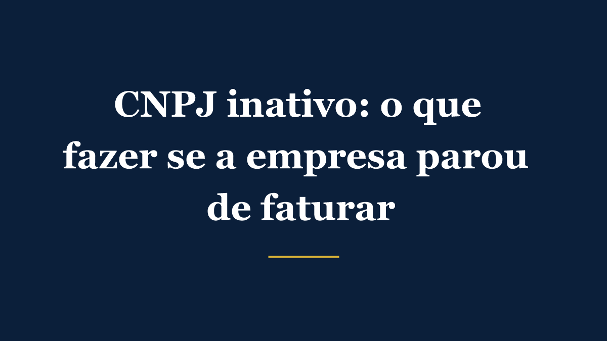Empresário confuso olhando para um CNPJ inativo sem saber como regularizar