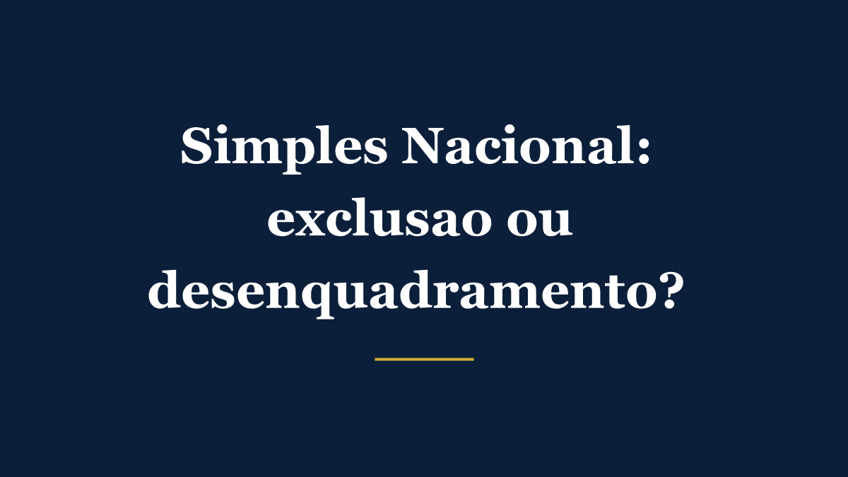 Empresário confuso segurando notificação da Receita Federal sobre exclusão ou desenquadramento do Simples Nacional